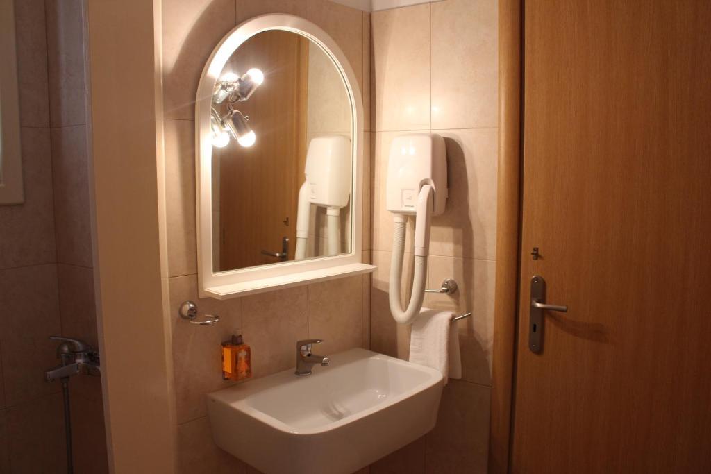 Hotel Kamari Kamares  Bilik gambar